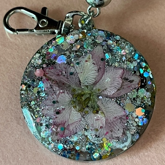 Handmade Floral Resin Double-sided Key Chain Bag Charm Gift - Picture 5 of 5